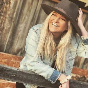 Meet your Posher, Christian